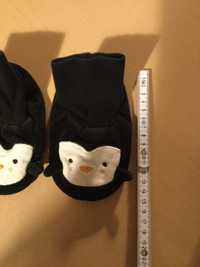 Kapcie antypoślizgowe z H&M pingwinki 15 cm