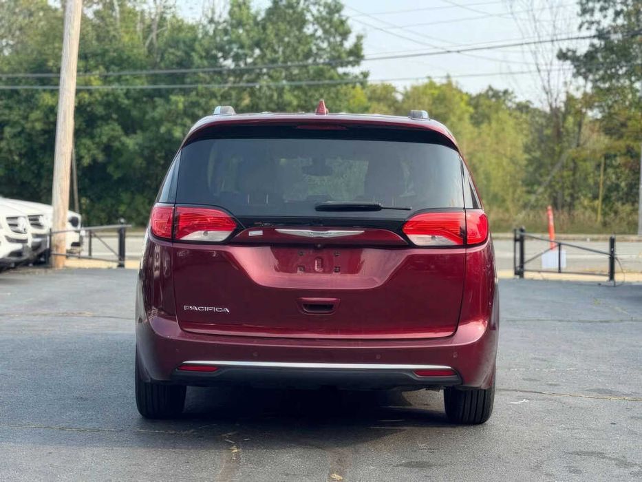 Chrysler Pacifica Touring-L Plus      2017