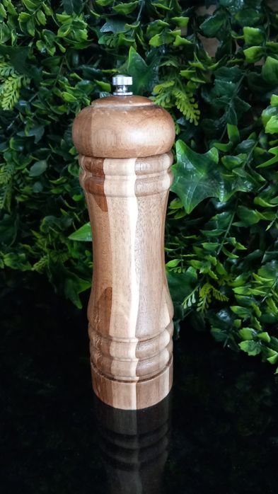 Saleiro/pimenteiro em madeira