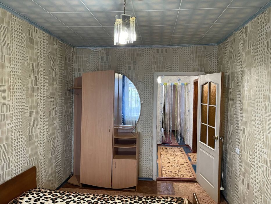 Продам ексклюзивну 3-кім. квартиру Кам’янське, лівий берег 2 мкр.