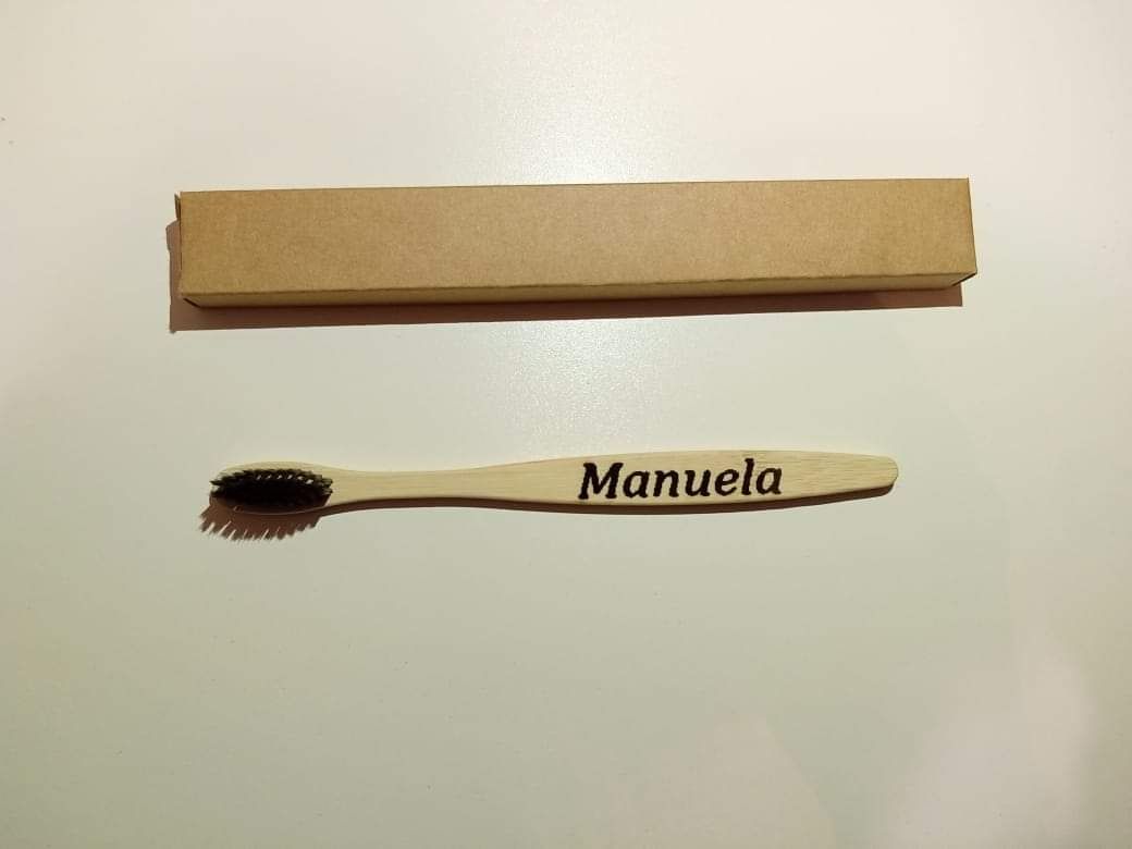 Escova de bambu personalizada