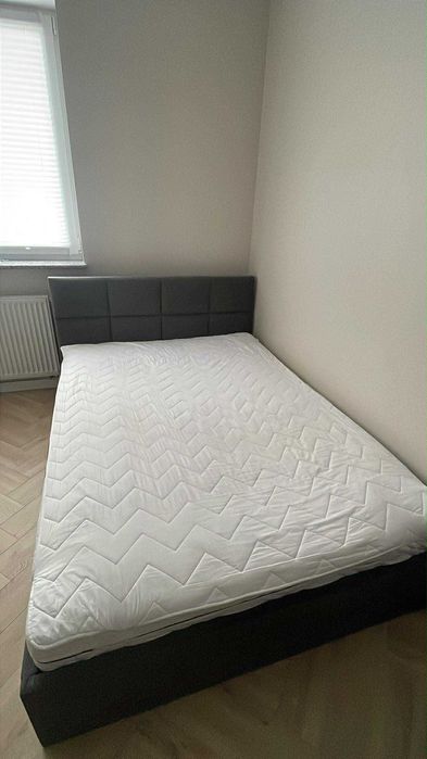 Łóżko tapicerowane