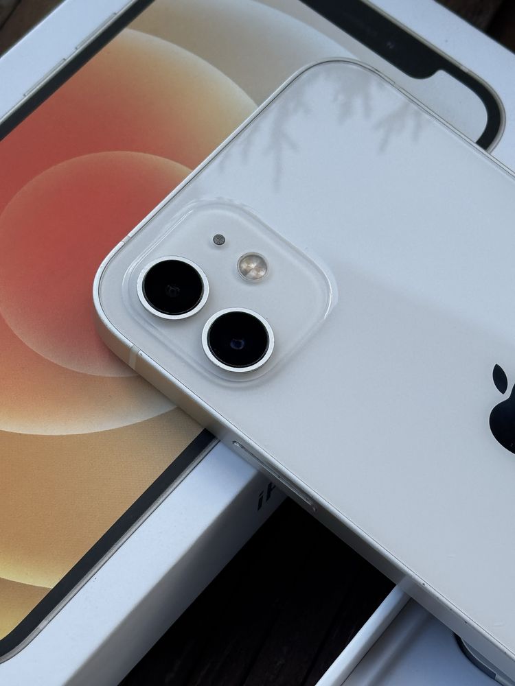 iPhone 12 Biały.