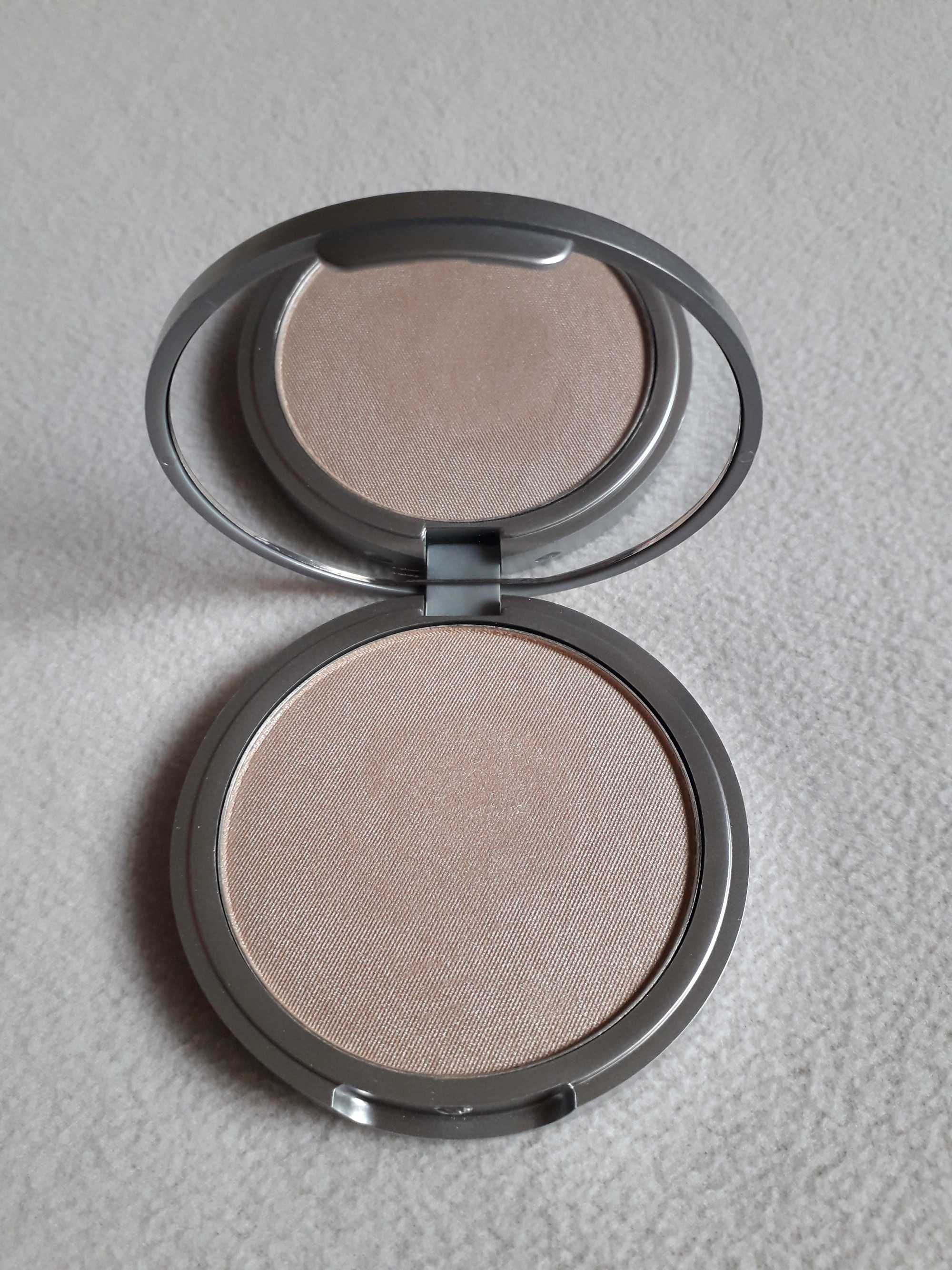 Iluminador theBalm - Mary-Lou Manizer - Porte incluidos- Valor FIXO