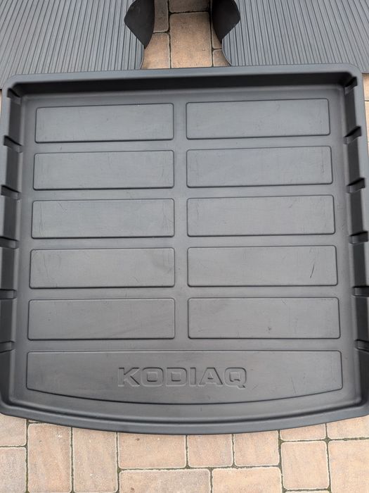 Skoda Kodiaq зимові коврики коврик у багажник зимовий комплект коврів