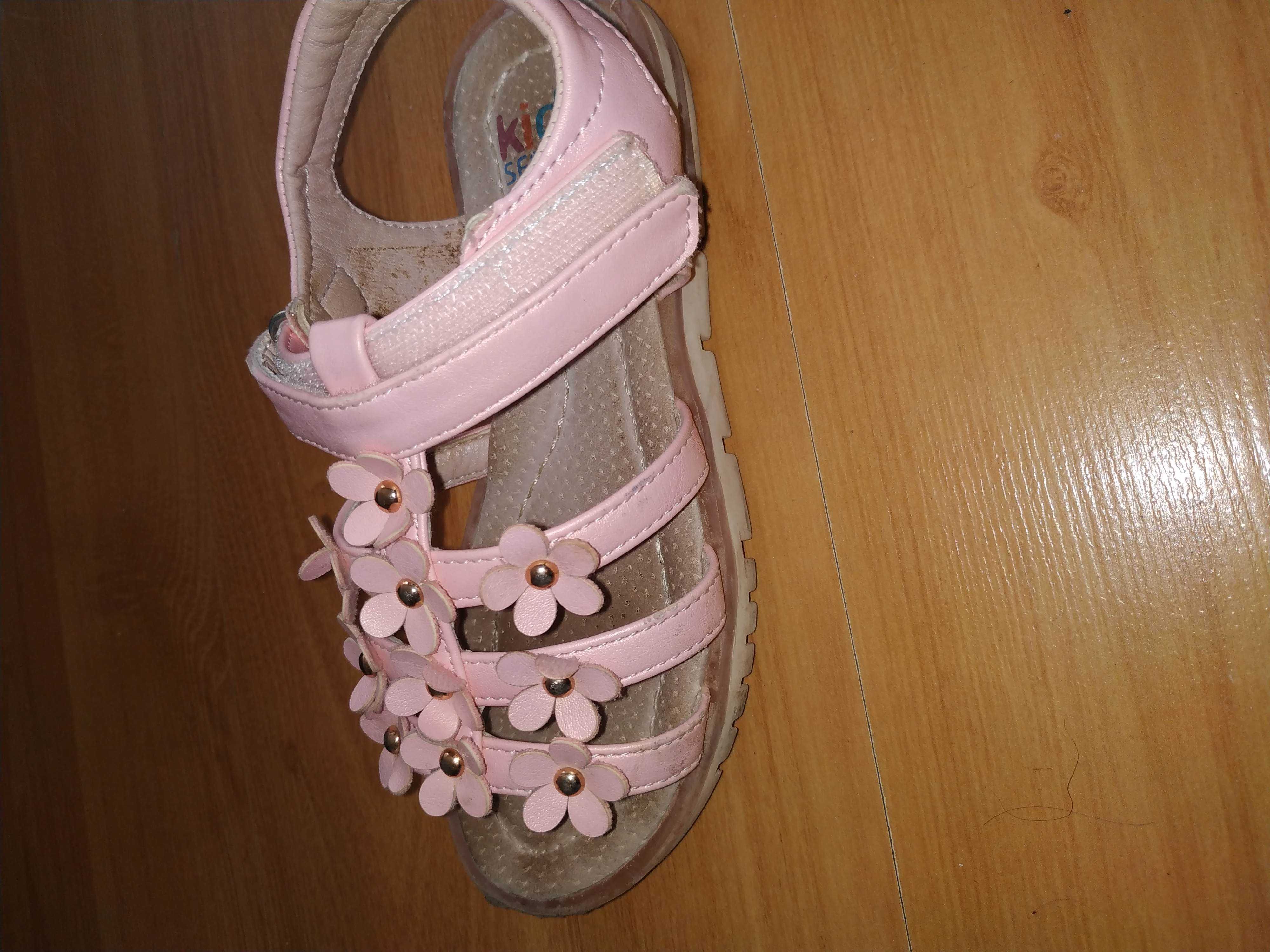 Sandálias de verão para menina como novas!