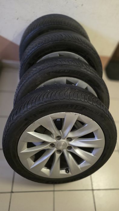 Резина Michelin Pilot Alpin 5 245 45 r19 Tesla Тесла зима