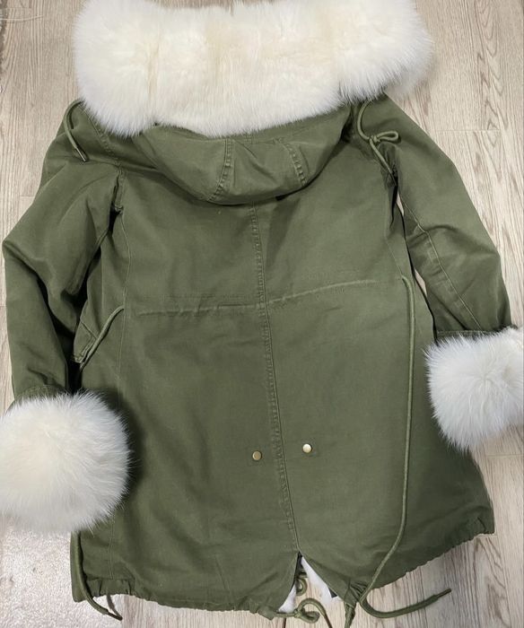 Продам парку жіночу!Натуральне хутро!Жіночий одяг!