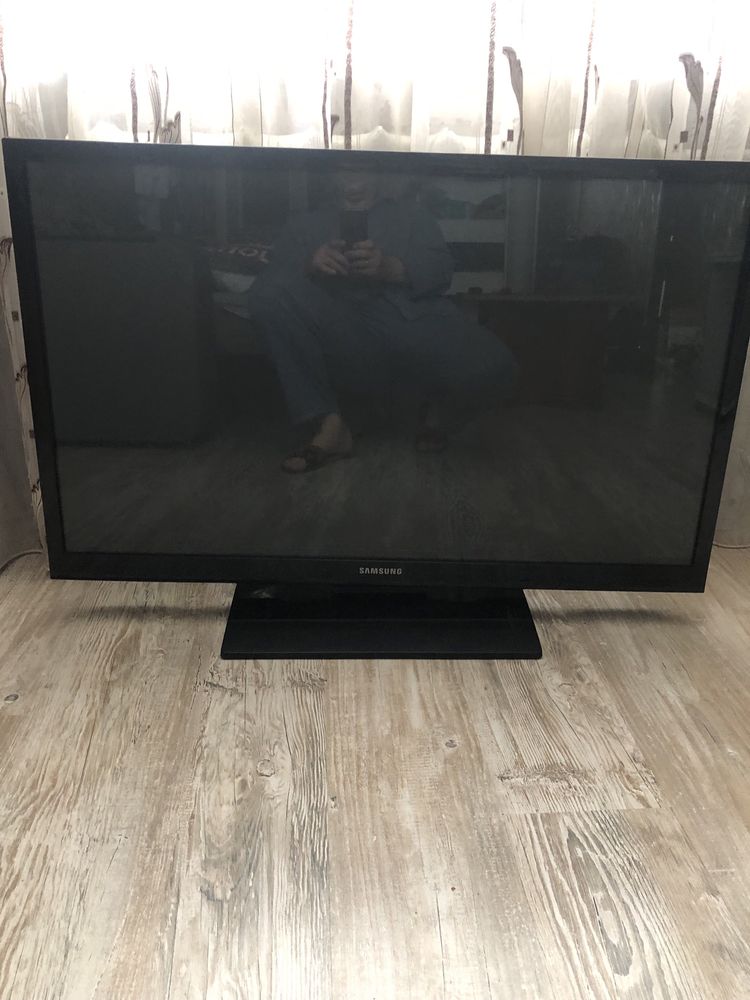 Телевізор samsung PS43e450a1w