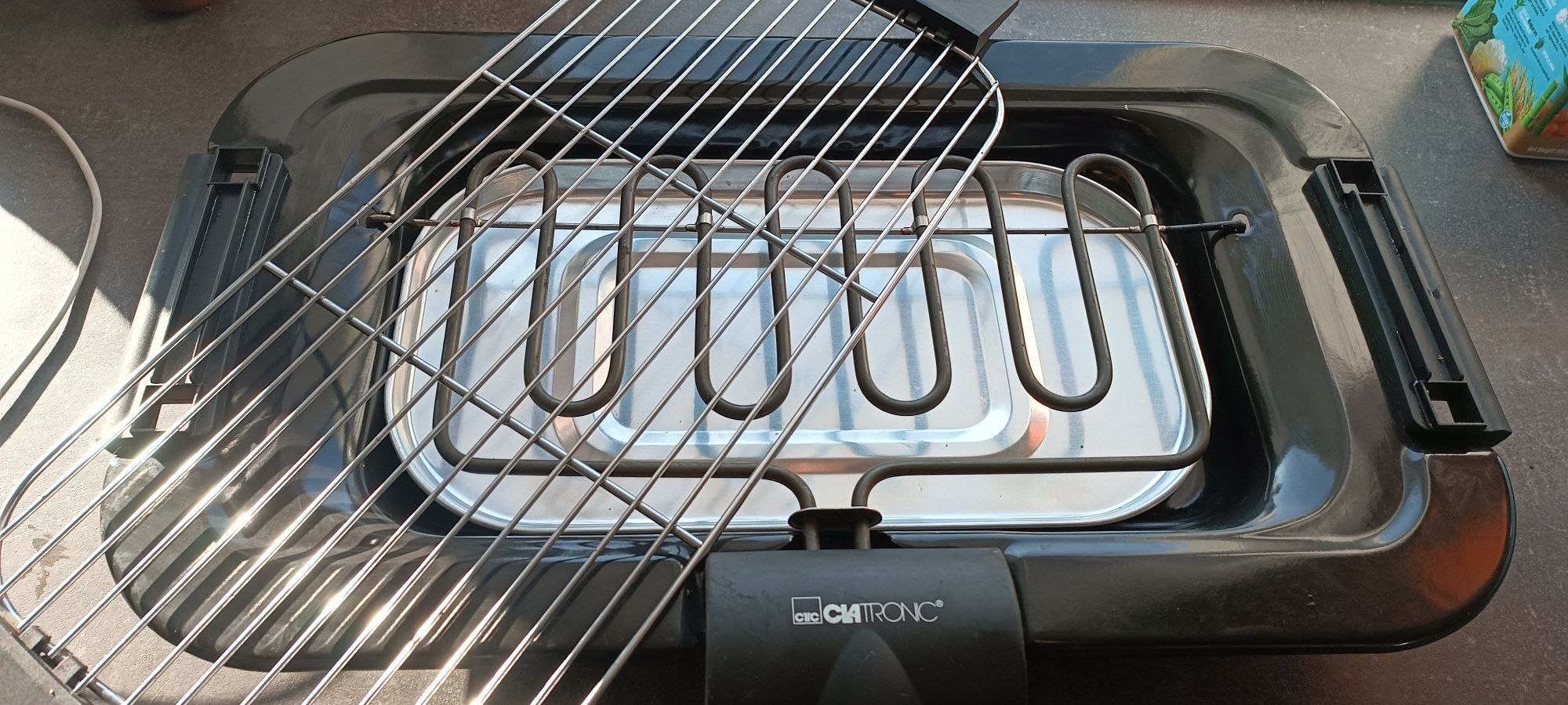 Grill stołowy Clatronic