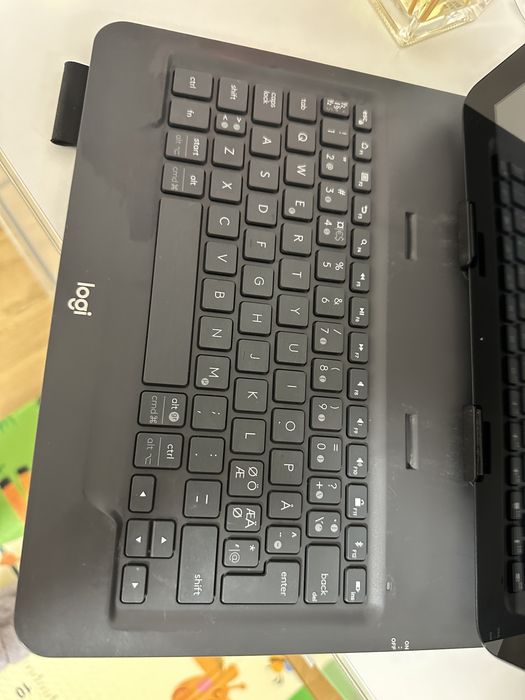 Планшет Asus K010