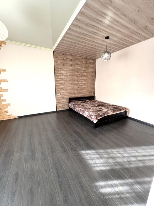 Уникальное предлодение. Центр!Квартира на земле.