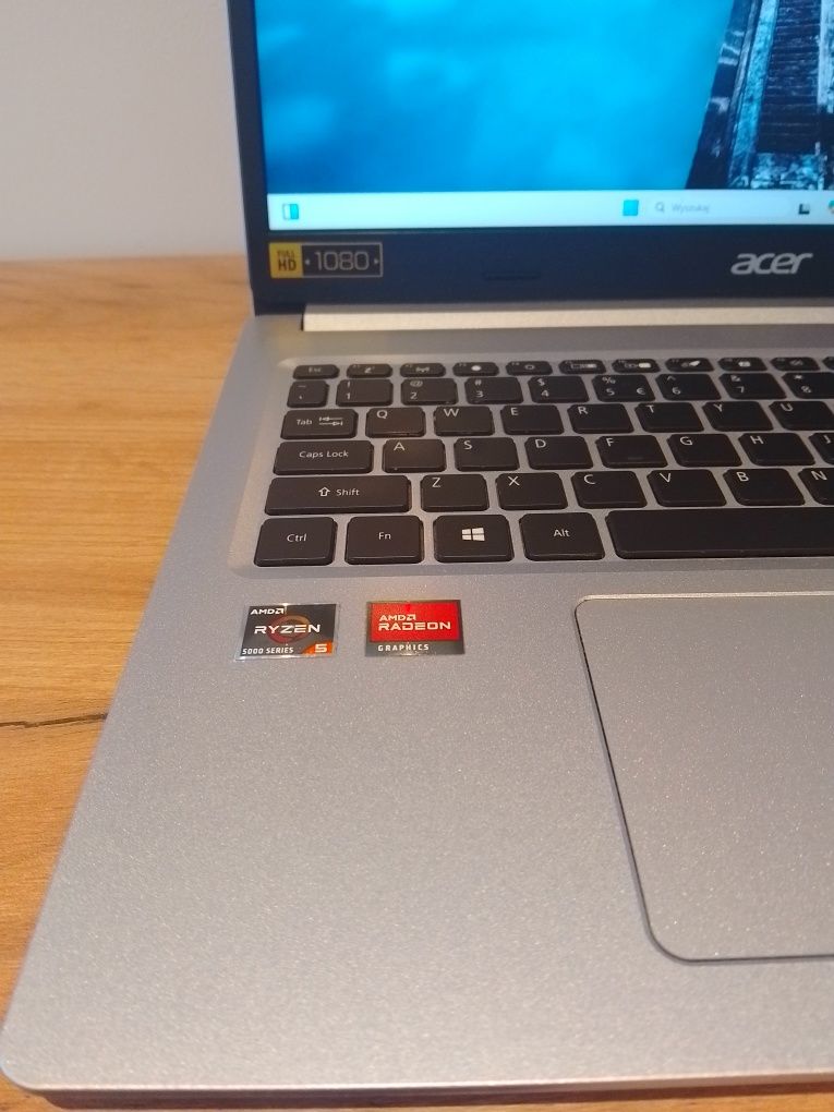Laptop do pracy i gier