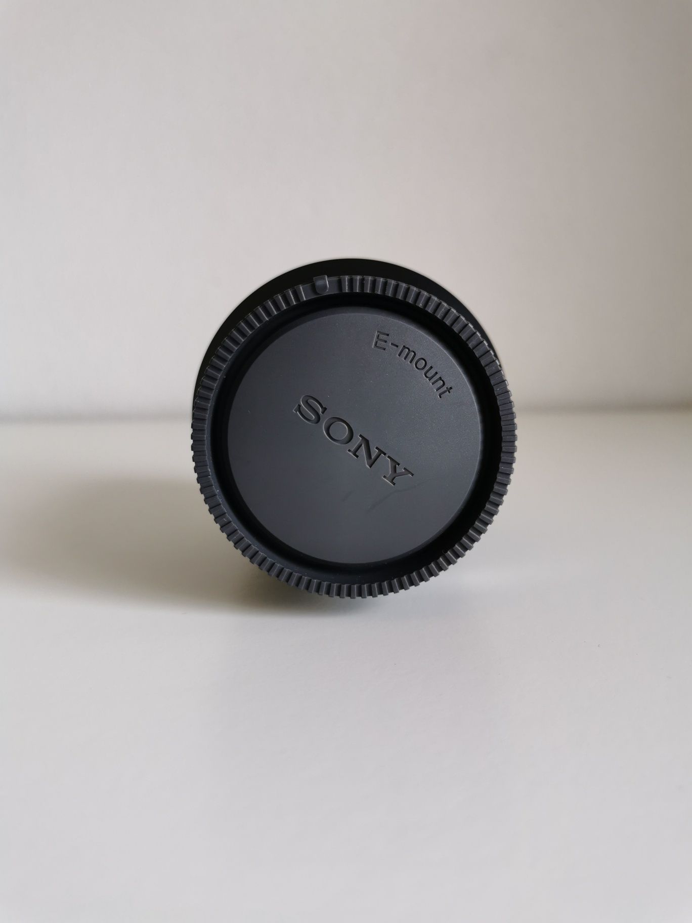 Objetiva / lente Sony FE 3.5-5.6/28-70 OSS NOVA + parassol