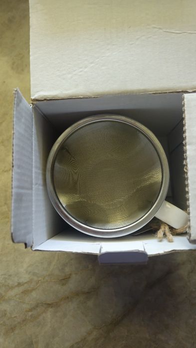 Kubek ceramiczny z zaparzaczem