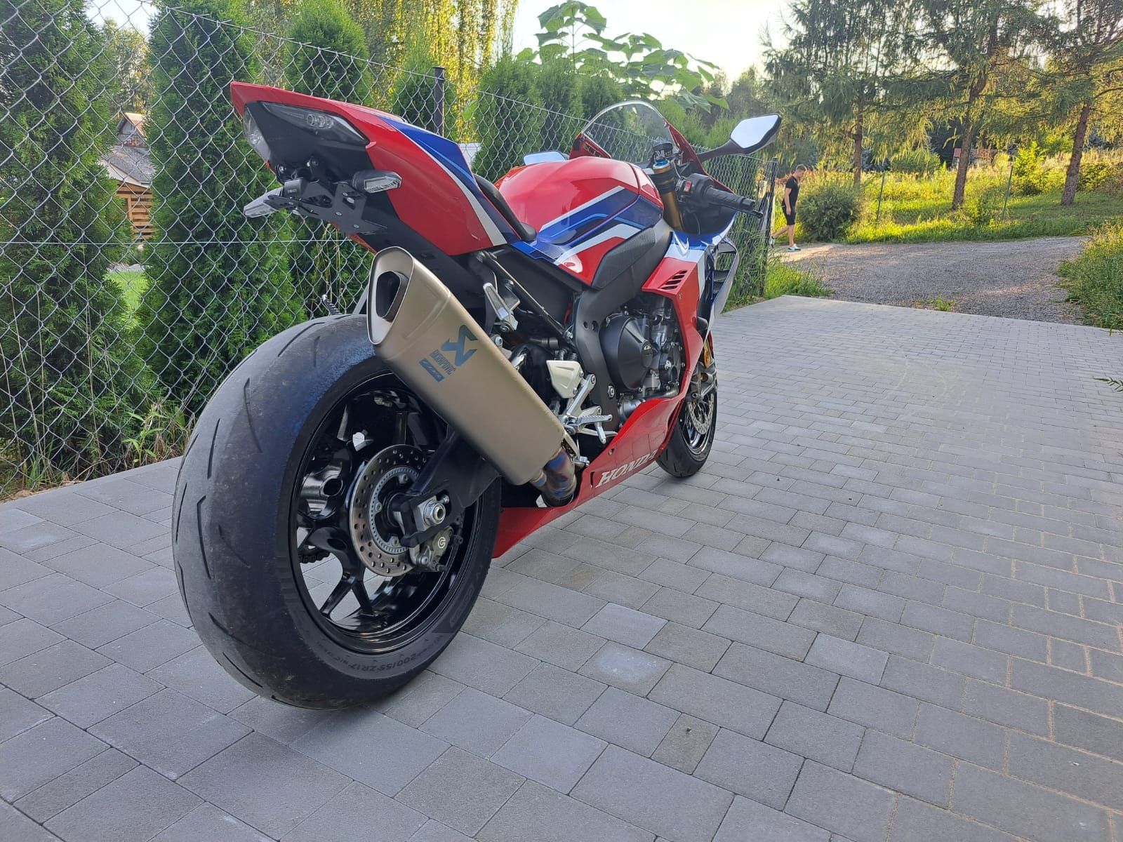 CBR 1000 rr-r SP Fireblade, R1, S1000RR, Panigale, GSXR, ZX10R