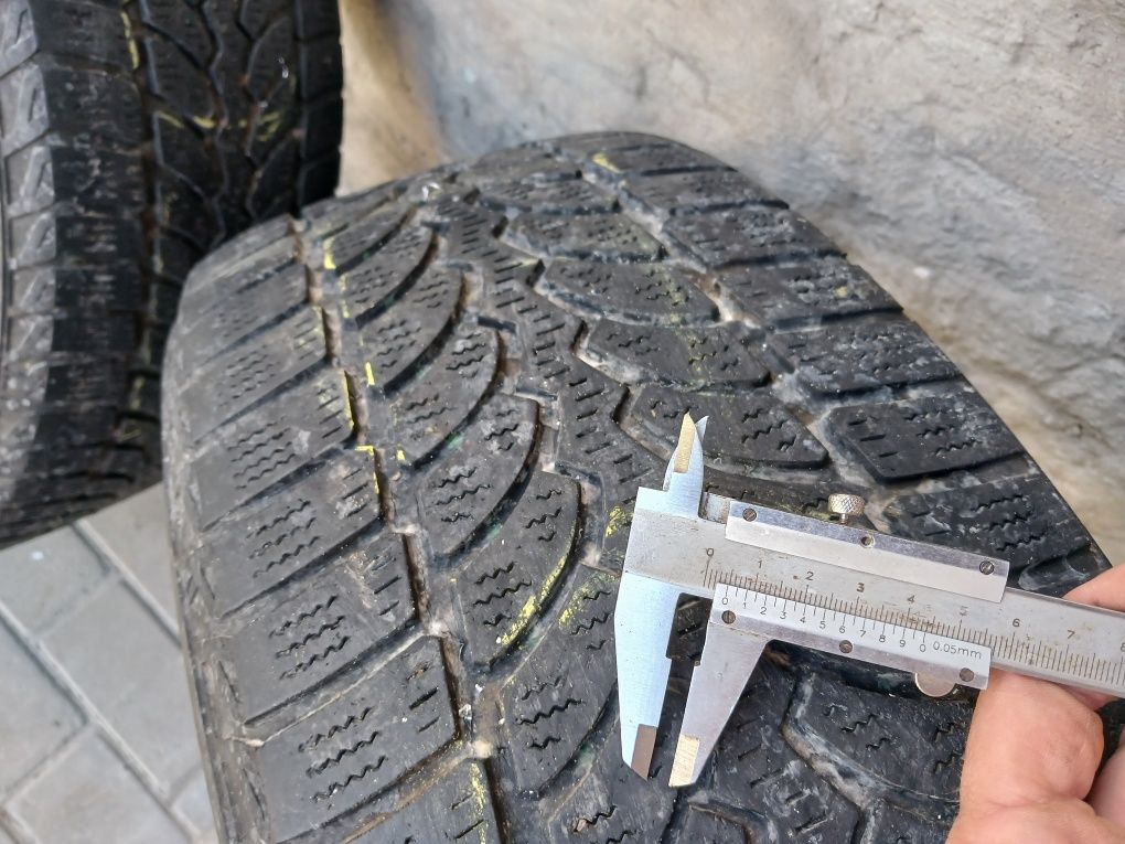 Шини зимові 235/60 R18 4шт.