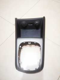 Hyundai I30 Ramka lewarka panel gniazdo USB AUX