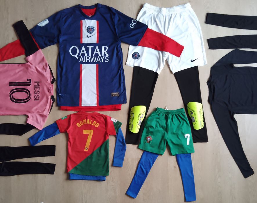 Футбольна форма та гетри