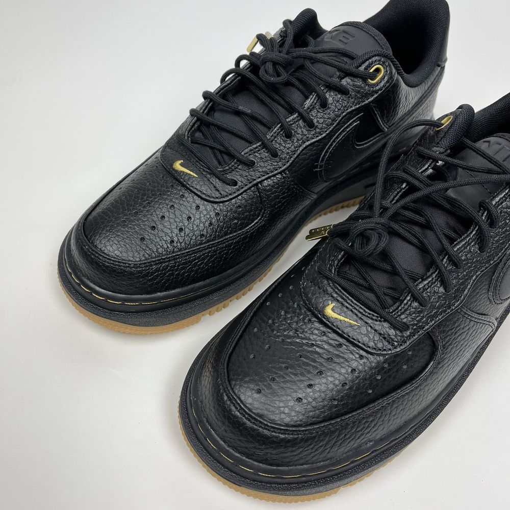 ОРИГІНАЛ зимові кросівки Nike AIR FORCE 1 LUXE DB4109-001 теплі демі