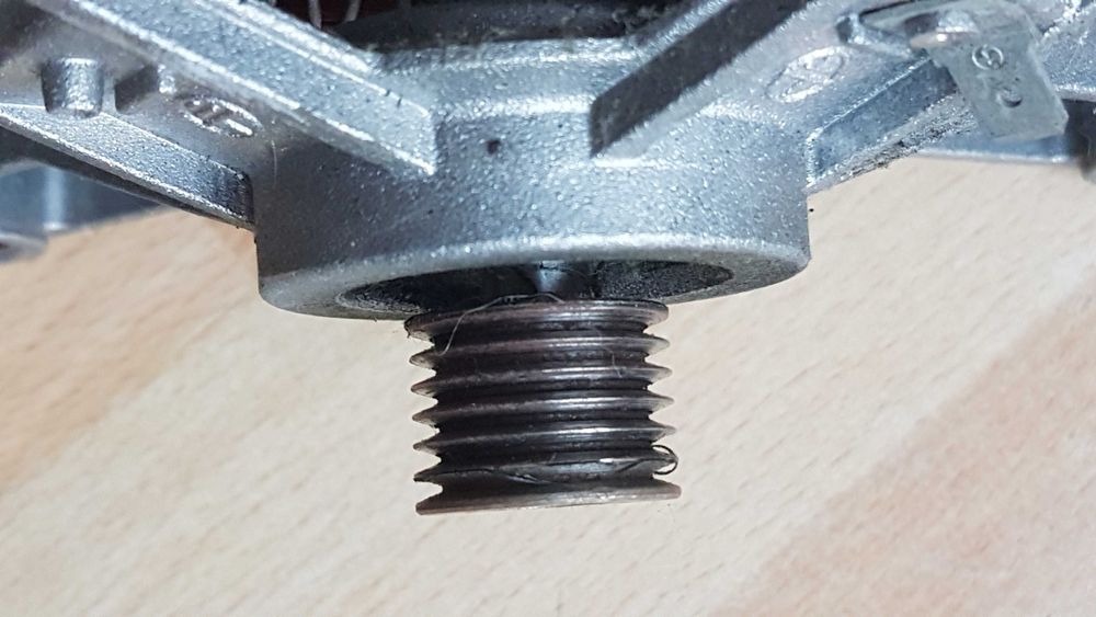 Silnik od pralki Hotpoint Ariston AQS73F