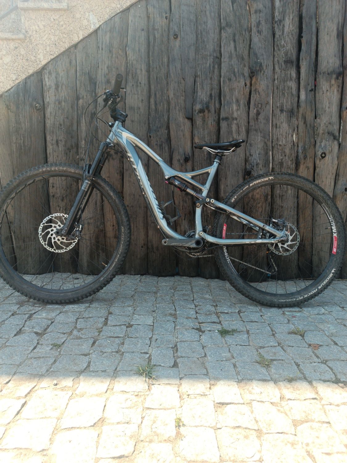 Bicicleta de enduro 29