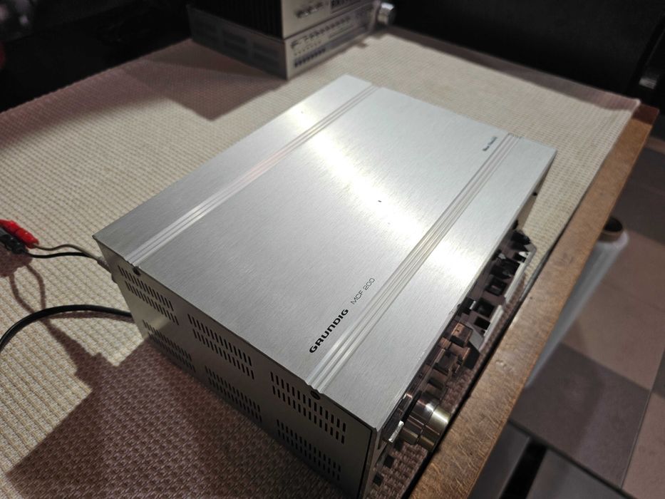 Касетна дека Grundig MCF 200
