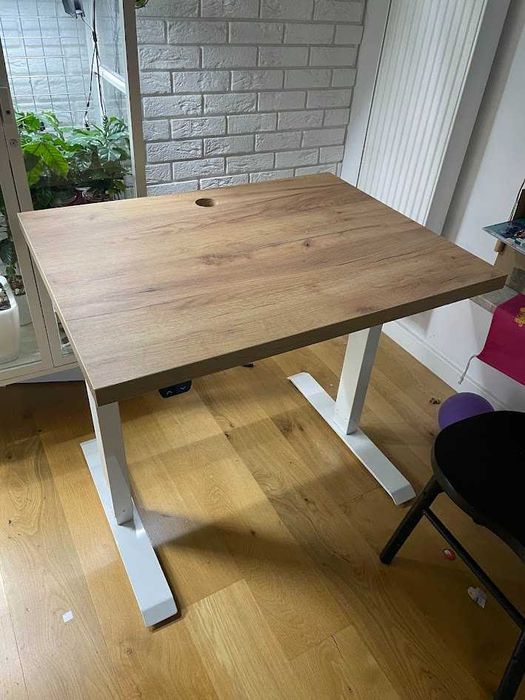 Biurko Elzap z elektryczną regulacją