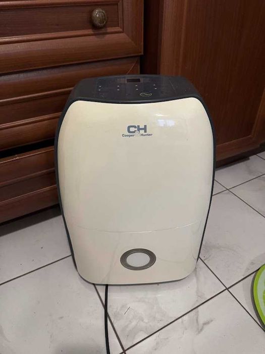 Осушувач повітря C&H CH-D005WD1
