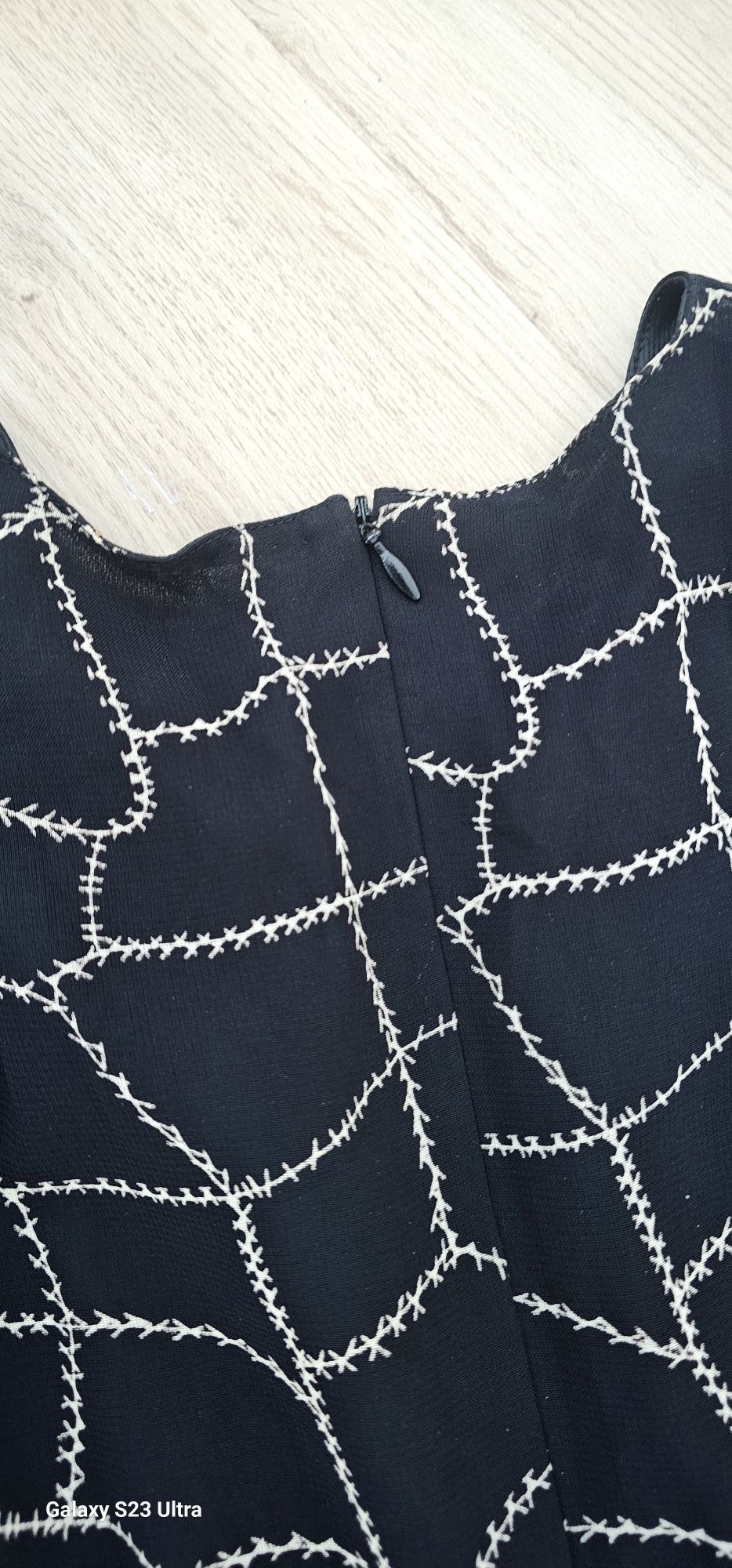 Vestido preto vaporoso