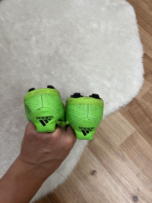 Buty do piłki nożnej chłopięce 30