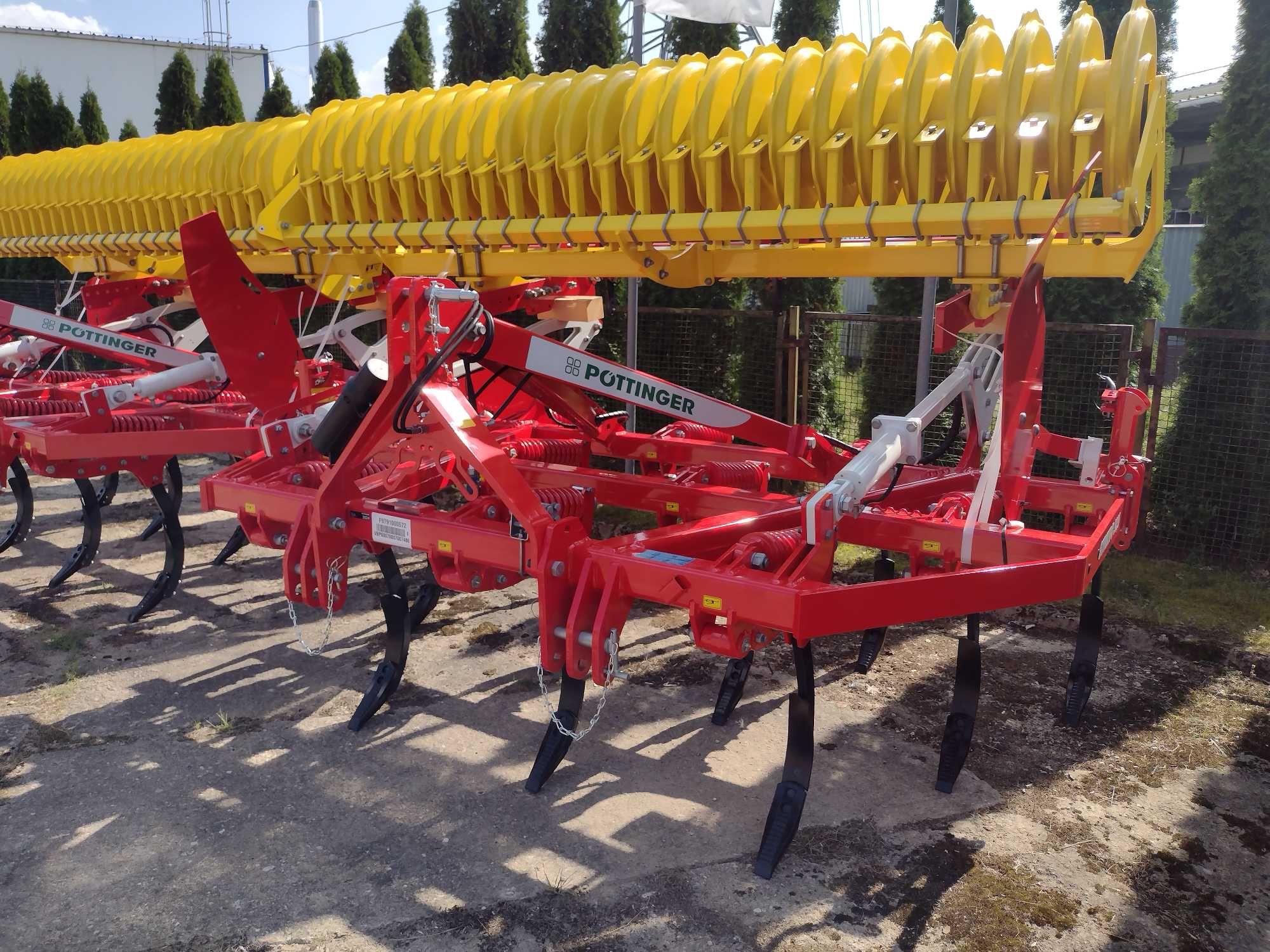 Kultywator podorywkowy SYNKRO 3030 NOVA POTTINGER Grubber