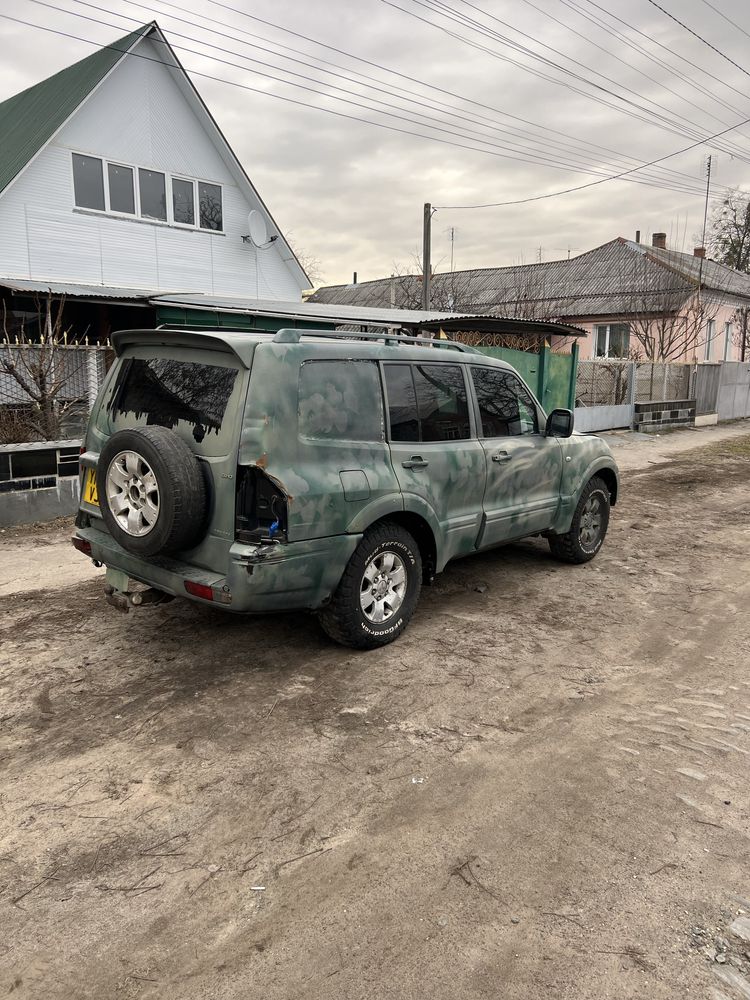 mitsubishi pajero 2004,розборка,двигун,колеса,мост,стартер,генератор