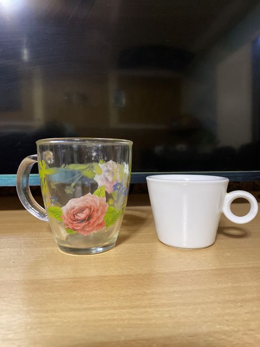 Коробка чашек и тарелок