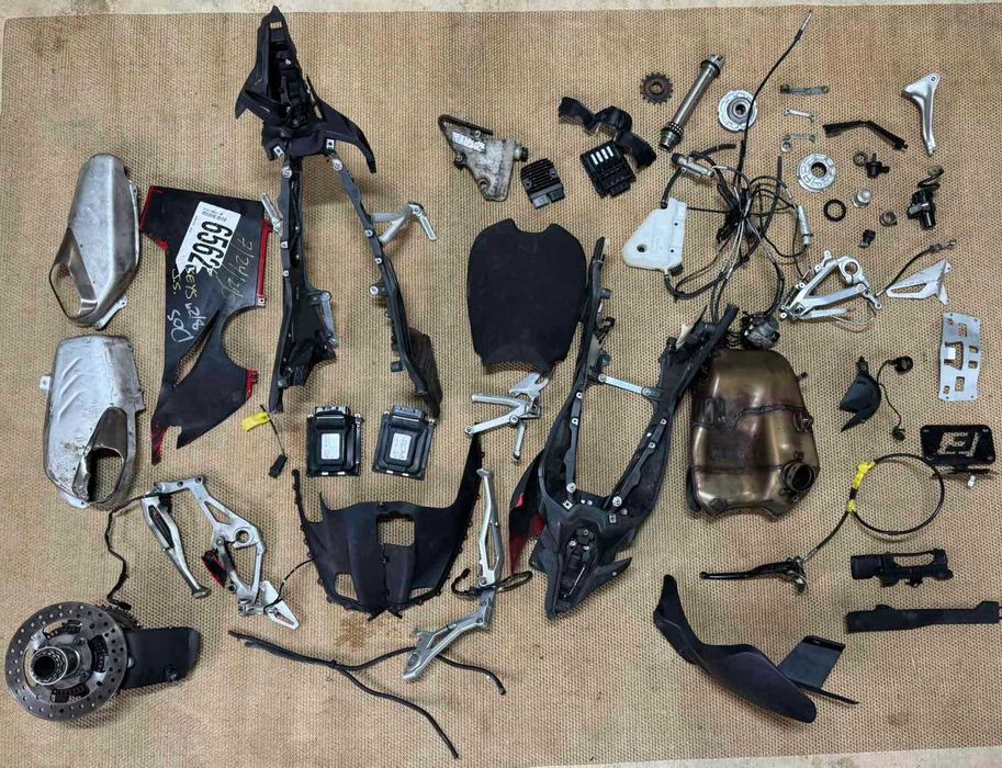 Траверса Ducati Panigale v4 2020