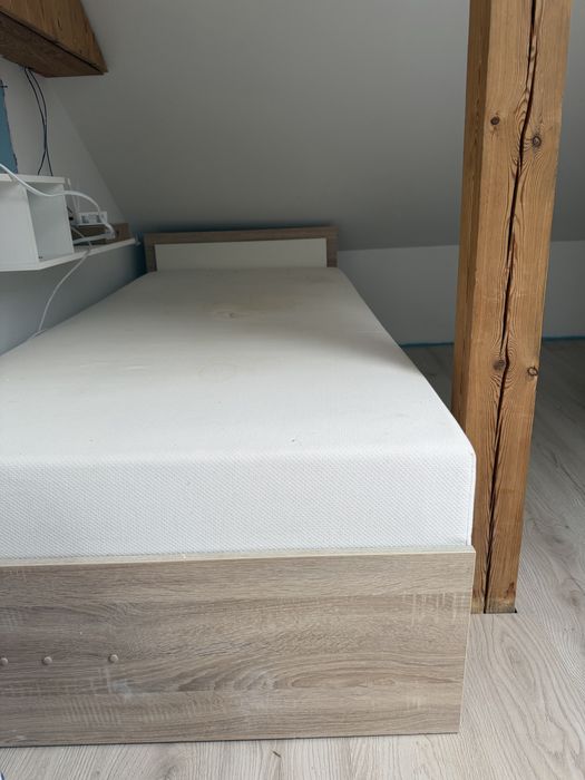 Tapczan, szafka nocna i 2 komody