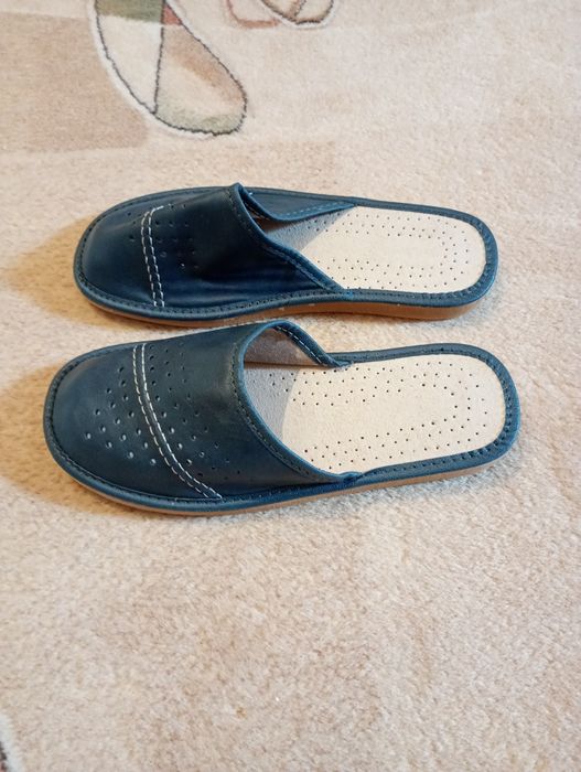 Kapcie męskie w kolorze niebieskim rozmiar 43