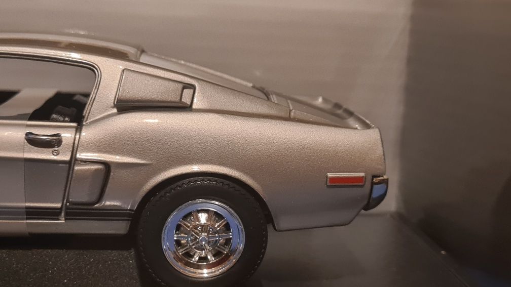 Schelby Mustang GT 1968 r. 1:18 Road Signature