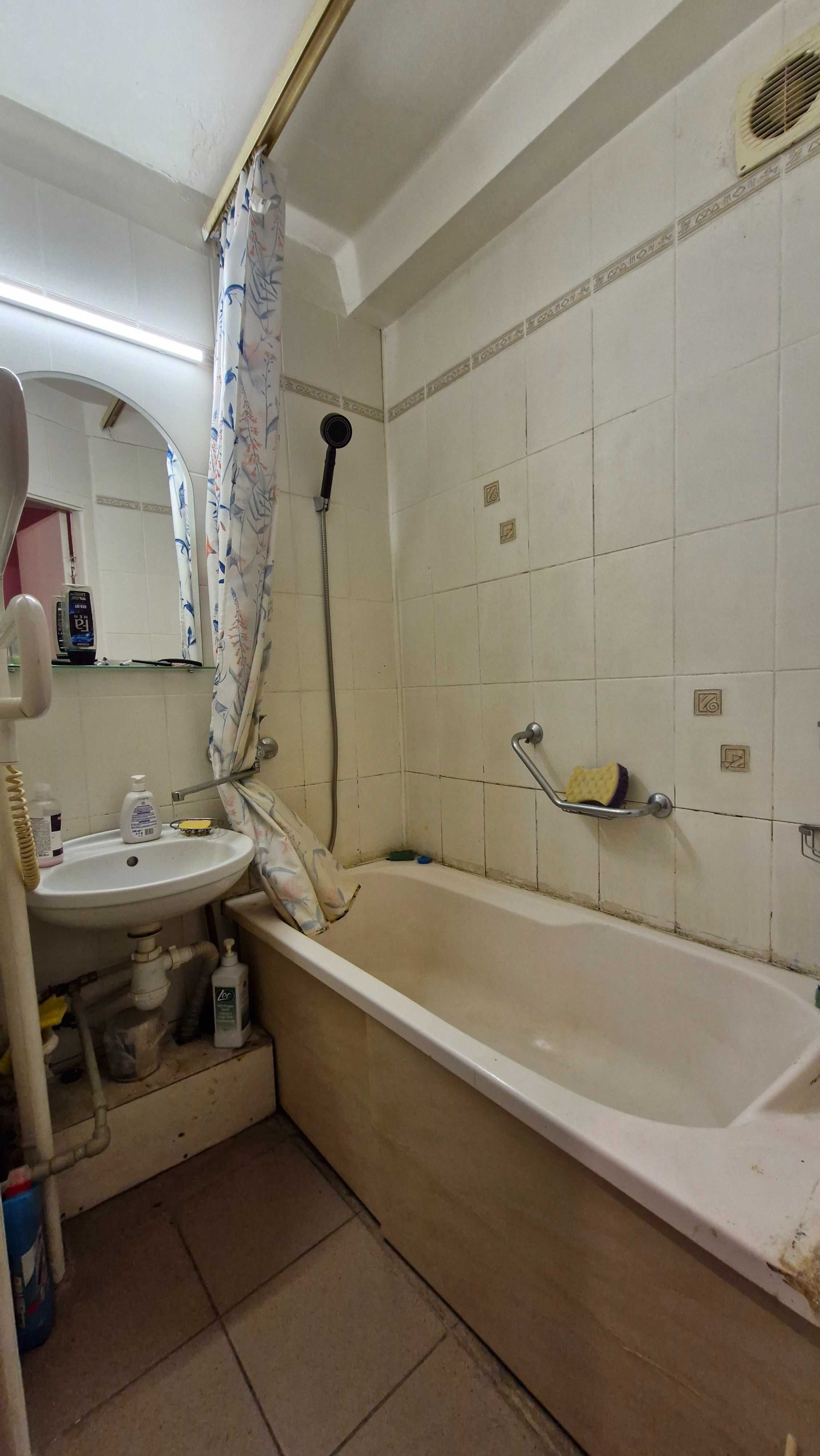Продам 4к.квартиру в Києві, вул Гречка 22