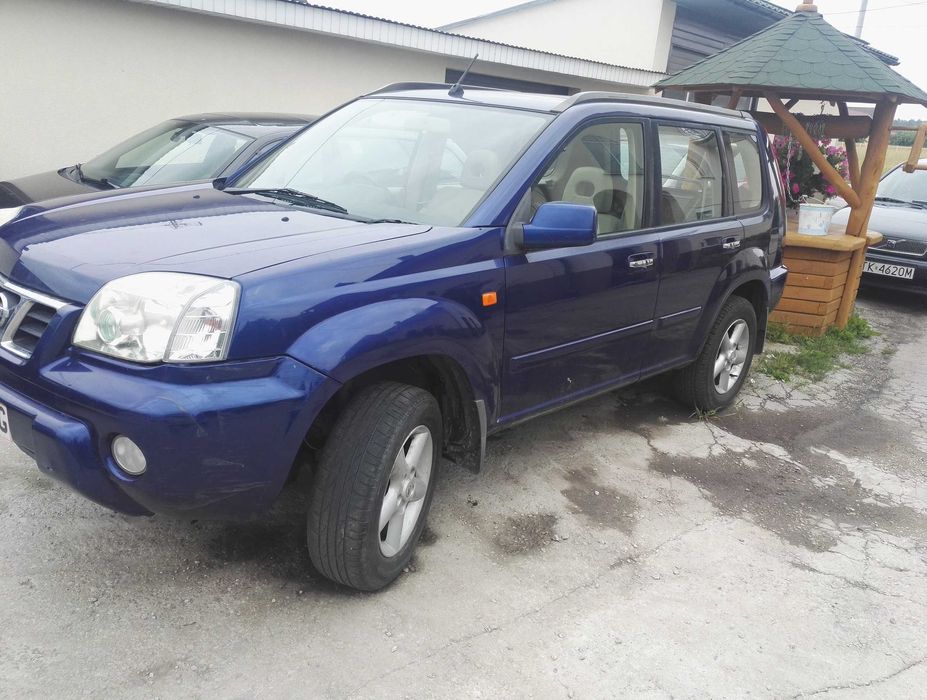 nissan xtrail t30 2,5 benz.uskodzony