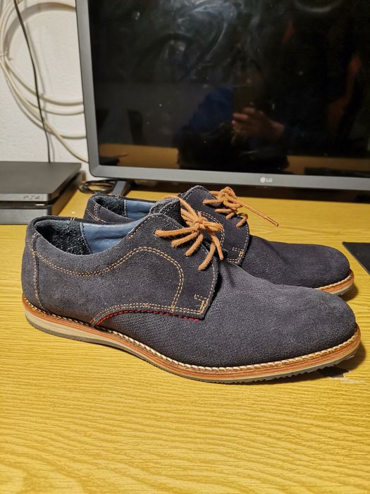 Sapatos formais.