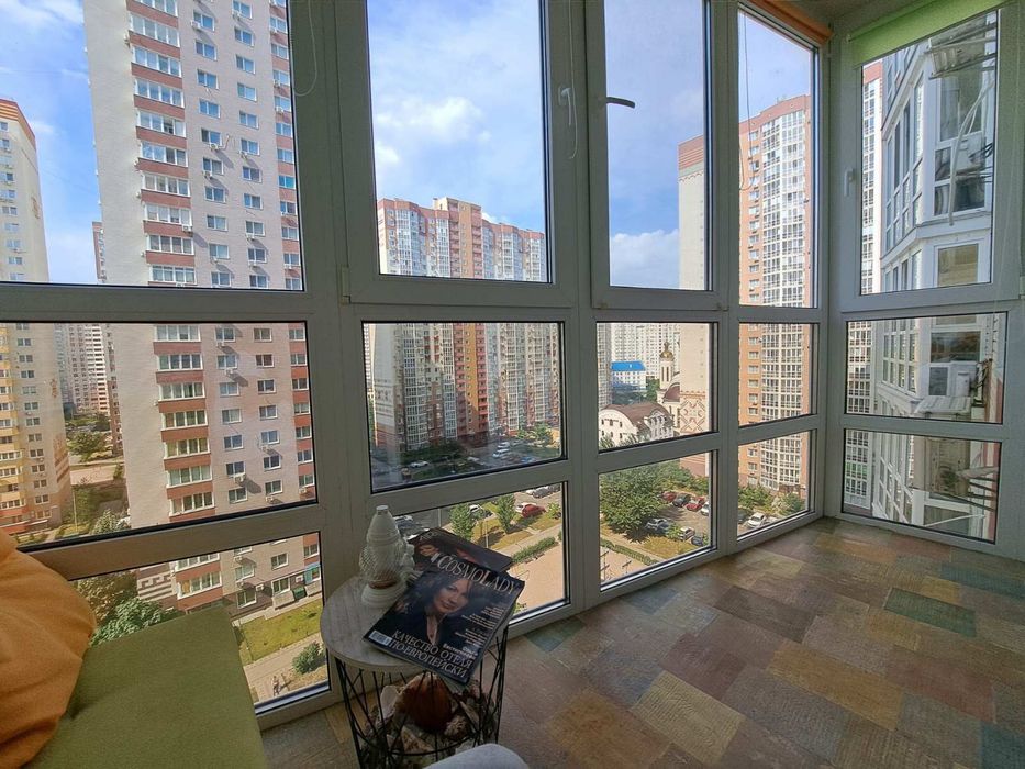 Продаж Гмирі,16 з новим ремонтом та меблями