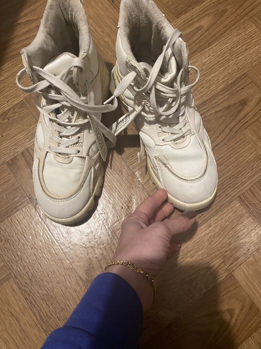 Кроссовки высокие