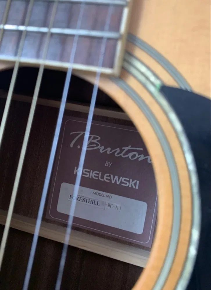 Gitara jak nowa stan bardzo dobry l KISIELEWSKIEGO