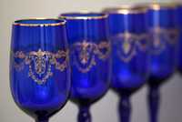 Złocone kobaltowe kieliszki do wina Bohemia Glass komplet 6 sztuk