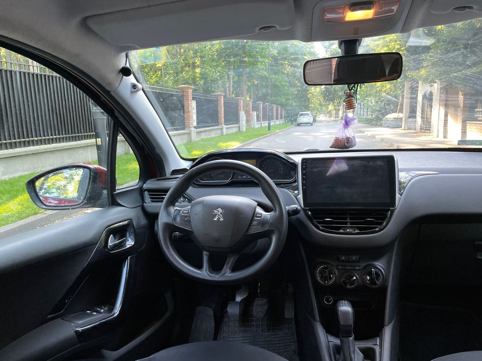 Peugeot 208 1.2 benzyna 2012 przebieg 119 tys km
