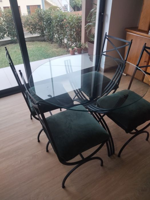 Mesa sala redonda com 4 cadeiras