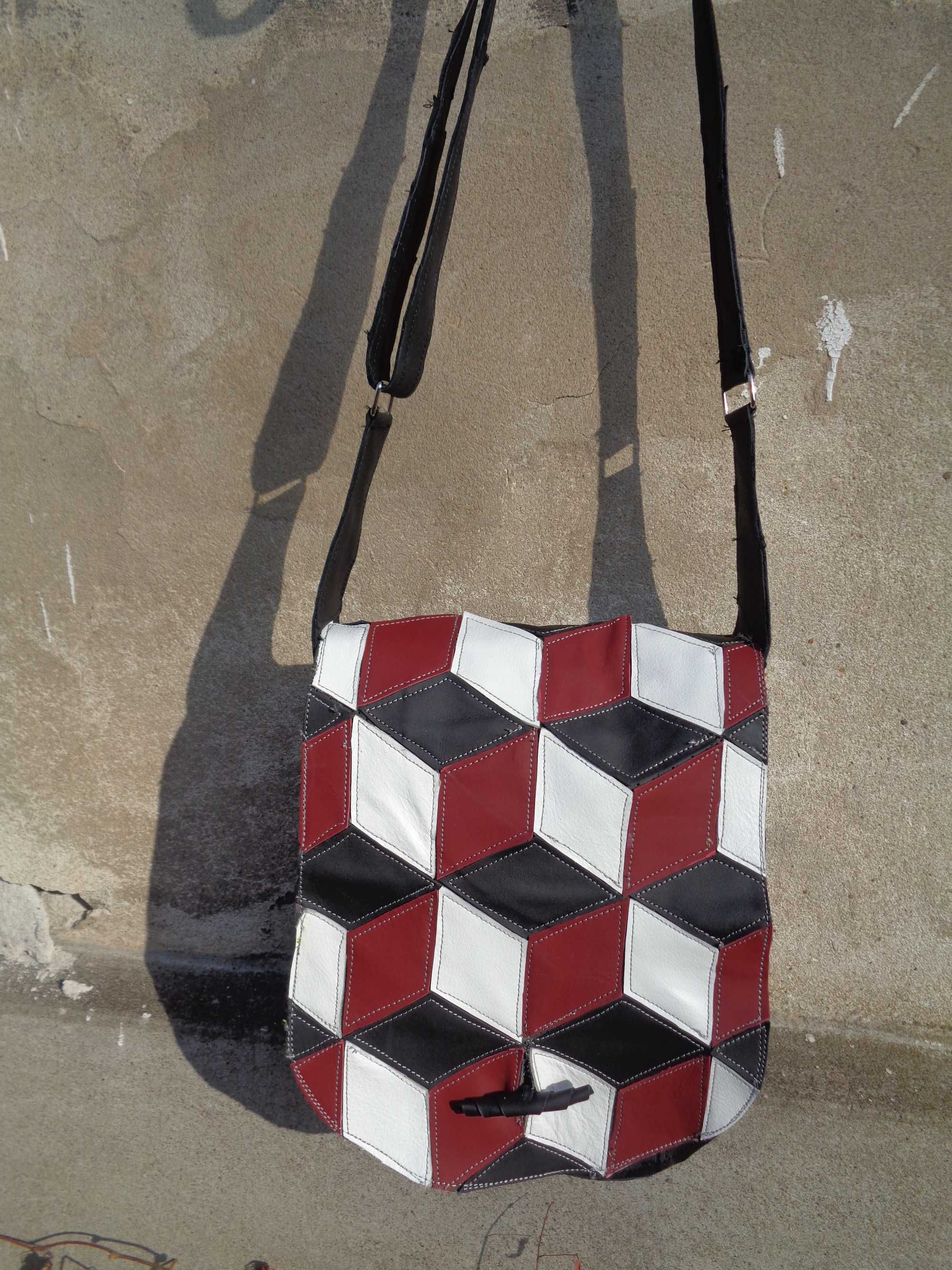 Artystyczna torebka skórzana z klapą w romby.   Handmade