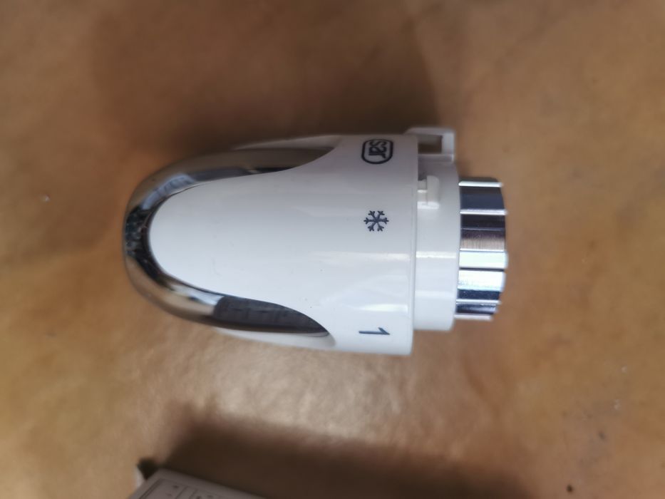 Терморегулятор на батарею