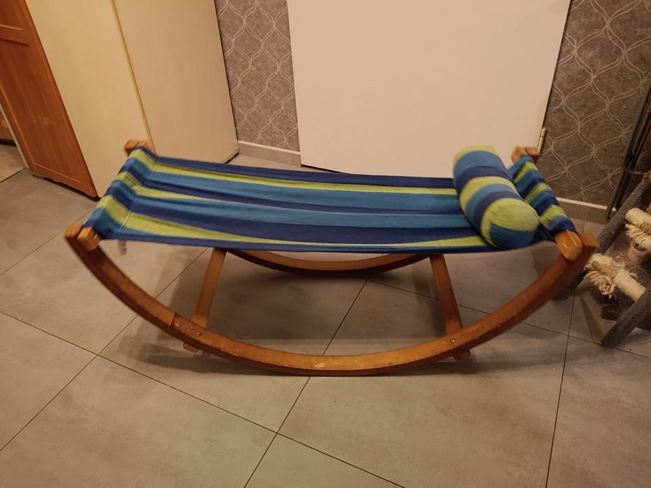 Hamak dziecięcy na stelażu